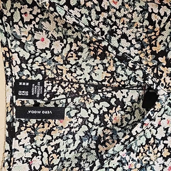 VERO Moda Floral Dress - Picture 7 of 10